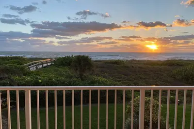 Image de Cocoa Beach Fl. -  Ocean Front Beach Condo with Spectacular View.