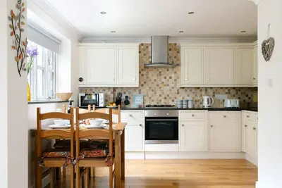 Image de 2 Bedroom Central House Near Chapel Street