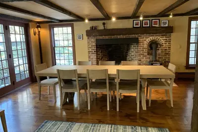 Image de Classic Antique Berkshire Farmhouse with heated pool and modern amenities.