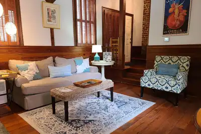 Weeknight Discounts! ! Charlton Lane Cottage is So Savannah!