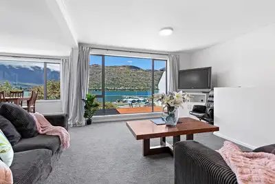 Image de Marina Views 2 Bedroom Home with Sunny Balcony
