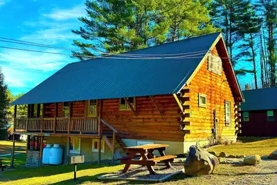 Image de Chalet Cabin, Pool/Ac/Woodstove, Spacious Cabin, Loon Lake