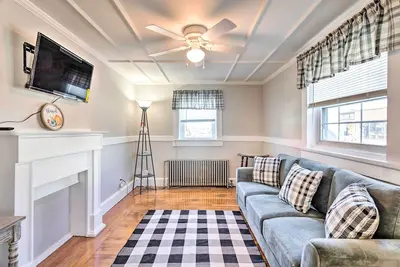 Image de Newport House < 3 Mi to Beaches & Bowen’s Wharf!