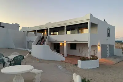 Just Steps To The Beach! Dog & Budget Friendly