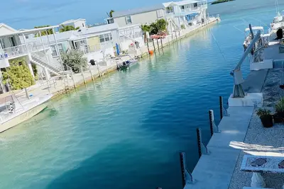 Image de Mini lobster available! Open Water View from porch, dock, bikes, kayaks