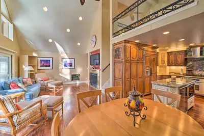 Image de 4 Mi to Dtwn Truckee: Tahoe Donner Home w/ Hot Tub