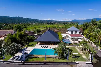 Image de Family Vacation Rental - 10 Br Villa w\/ Beach View
