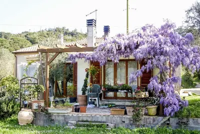 Single family villa with s garden in a quiet area near Portoferraio.