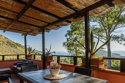 Image de Casa Pucci with incredible views of Lacona