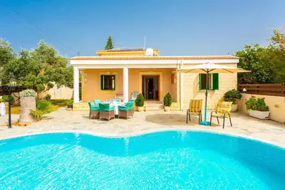 Image de Villa Constantinos - Trois Chambres Villa, Couchages 7