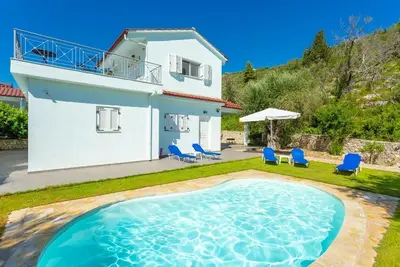 Image de Villa Mia - Trois Chambres Villa, Couchages 10