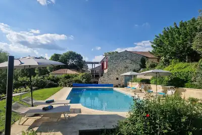 Image de Holiday home with garden and swimming pool
