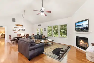 Image de Chattahoochee River House 2 - A Vacation Rental that is Sure to Please!
