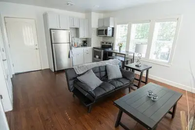 Image de 🎬 Near Film Row District 🎬 Walkable80 ★Historic★