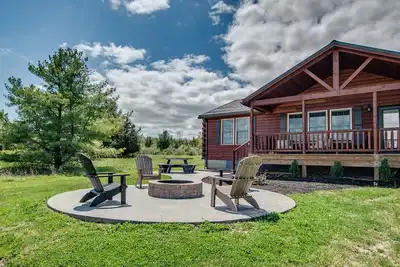 Image de Chalet: modern cozy cabin on Seneca lake wine trail with outdoor firepit