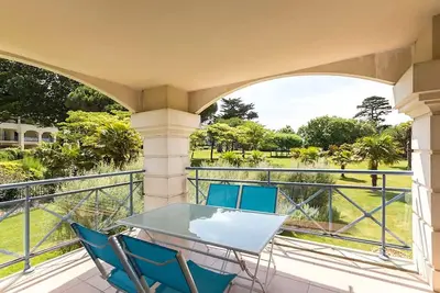 Image de Bel appartement, terrasse, piscines à 300 m de la plage