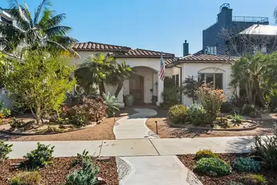 Image de Spanish Style Custom Home with Spa