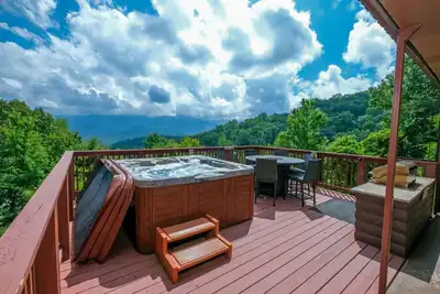 Image de Picture Perfect 925 - Luxury Amenities, Mountain Views and Lovely Outdoor Spaces!