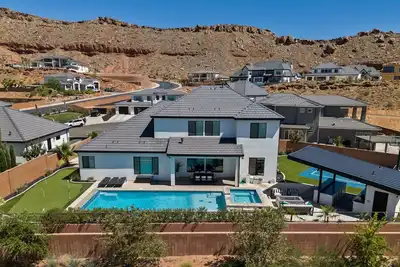 Image de Private Oasis w\/Pool and Pickleball in Saint George