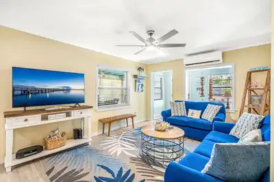 Image de ⛱️ Beachfront Private Beach House 🚀🌴👙🚢