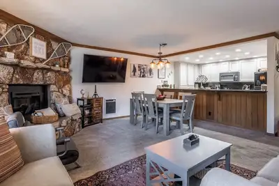 Image de Remodeled 2 Bed Condo