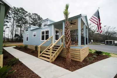 Image de The Horseshoe · Tiny Home, Big Lake