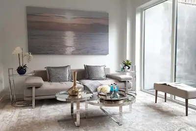 Image de Unveiling Unrivaled Opulence: Brand-New West Point Grey Designer Home