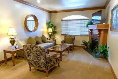 Image de Family Vacation~Heated In\/Out Pool, Tubing & Ice Skating Villa 1076