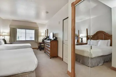 Image de Family Vacation~Heated In\/Out Pool, Tubing & Ice Skating Villa 1074