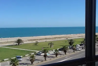 Image de Appartement grand confort climatisé vue  mer face à la plage de l'Art