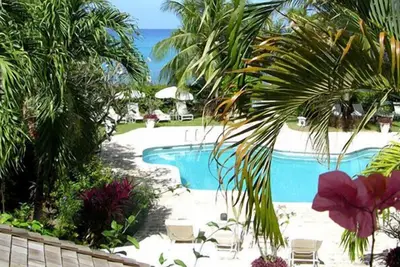 Image de Emerald Beach 4 - Villa Plumbago | Beach Front - Located in Wonderful Gibbs Bay with Private Chef Services
