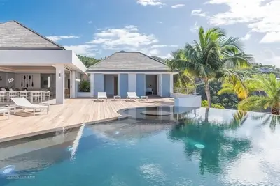 Image de Villa Coco | Beach View - Located in Beautiful Lorient Beach with Private Pool