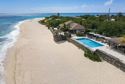 Image de Villa Blue Beach Fall Promotion | Beach Front - Located in Beautiful Baie Longue with Private Pool