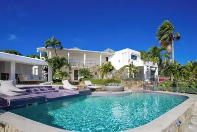 Image de Amethyst Fall Incentive | Ocean Front - Located in  Exquisite Terres Basses with Private Pool