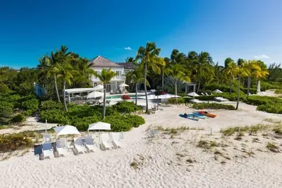 Image de Coral House | Beach Front - Located in Fabulous Grace Bay with Private Pool