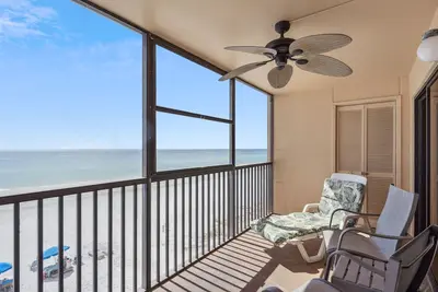 Image de Villa Madeira 405 -Gorgeous Beachfront Condo, Close To It All!
