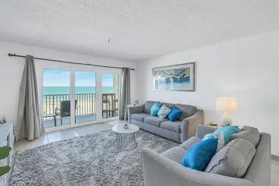 Image de Look no further! ! Beachfront Condo in Paradise, Short walk to John's Pass.