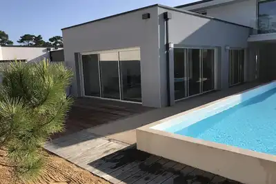 Image de Jolie maison 8\/10 personne, piscine chauffée à 400 m de l'océan