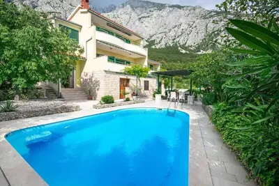 Image de Maison de vacances Makarska pour 1 - 10 personnes avec 4 chambres à coucher - Maison de vacances