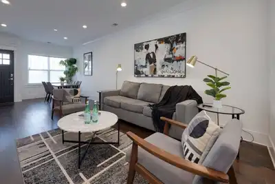 Image de 10 Mins To Broadway - Pet-Friendly Escape