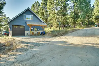 Image de Cascade Cabin Hideaway w\/ Views, 1\/2 Mi to Lake