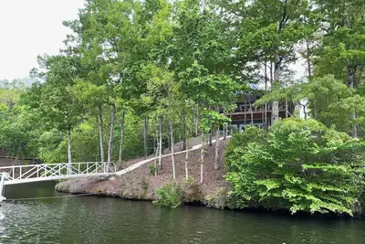 Image de Lakefront Home - Large Covered Porch and Boat Slip 4br\/ 3 1\/2 Ba Wonderful!
