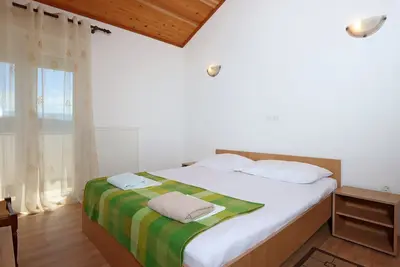 Image de Appartement de deux chambres prés de la plage Supetarska Draga - Gonar, Rab (A-18650-d)