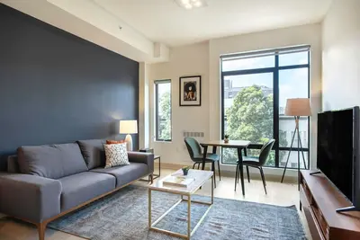 Image de Serene Hayes Valley Studio w/ Rooftop, W/D, 1 min to Bart by Blueground
