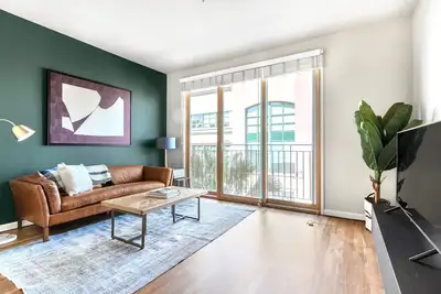 Image de Smart Santana Row 2br w/ Gym, Pool, nr. Googleplex Campus, by Blueground