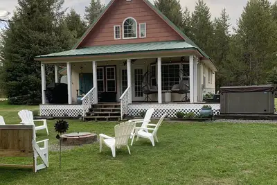 Image de The Cottage is. 5 mile to Cascade lake and 12 miles to Tamarack skiing