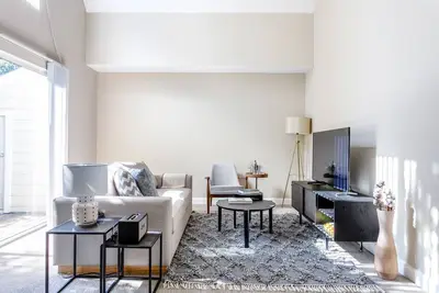 Image de Lovely Santa Clara 2br w/ Pool + Spa, near Park, Shopping, by Blueground