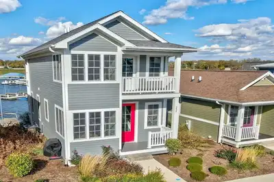 Image de Hook, Wine, & Sinker | 2 Bed, 1. 5 Bath