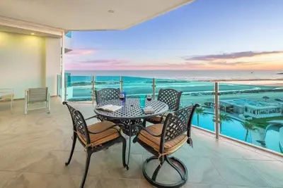 Image de Esmeralda Beach Resort 2 Bedrooms Condo B 503