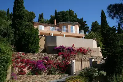 Image de Near beach villa 10p with pool le lavandou